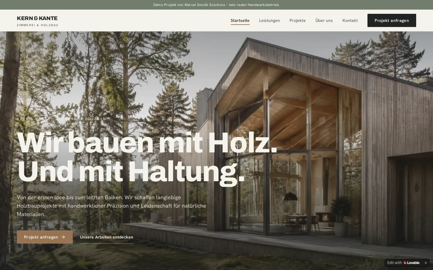 Startseite der Demo-Website KERN & KANTE – Zimmerei & Holzbau