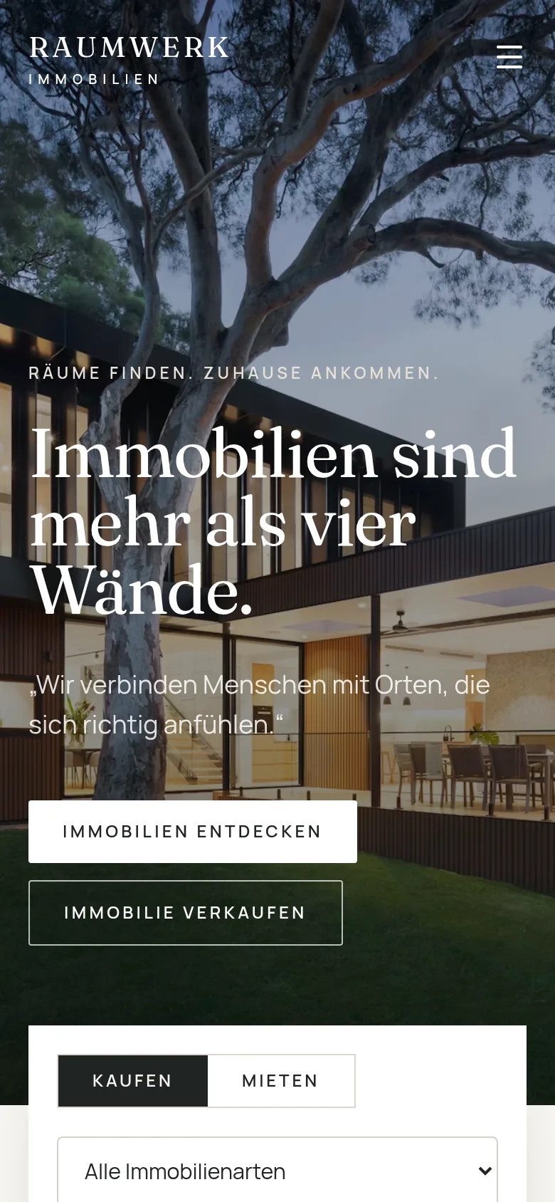 Smartphone-Ansicht der Demo-Website RAUMWERK IMMOBILIEN