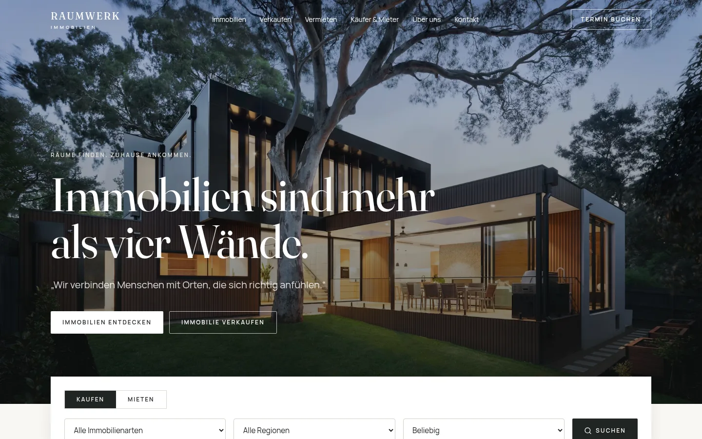 Startseite der Demo-Website RAUMWERK IMMOBILIEN mit moderner Architekturfotografie und Immobiliensuche